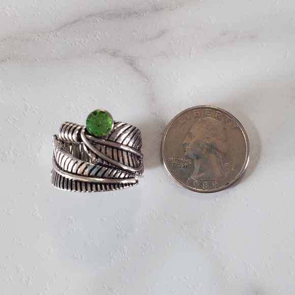 Silver Tone Stretch Ring with Green Stone 💥3 for $24💥 - Picture 6 of 15